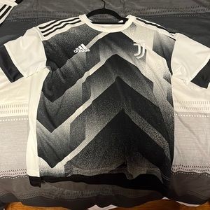 Juventus Jersey with Sewn-in logo/patch